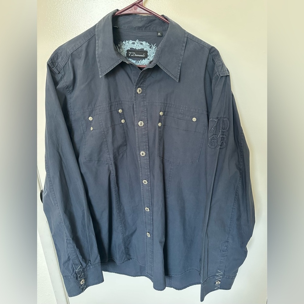 7 Diamonds Dark Gray Button-Up Shirt. Size XL
